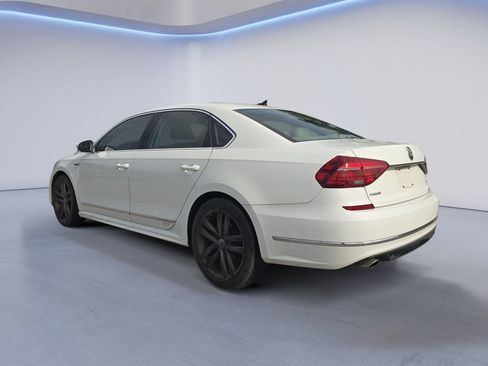 Used 2017 Volkswagen Passat 1.8T R-Line FWD image 4
