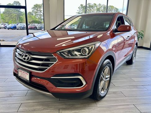 Used 2017 Hyundai Santa Fe Sport FWD image 3
