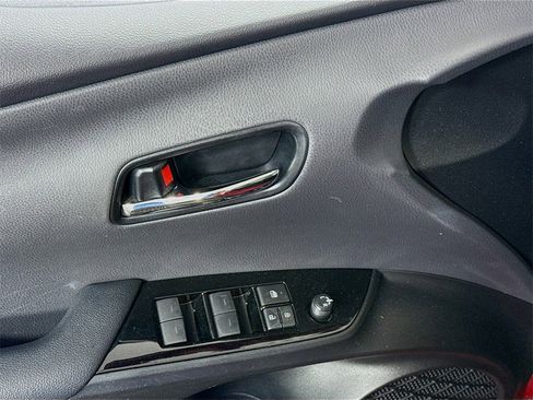 Used 2019 Toyota Prius XLE image 9