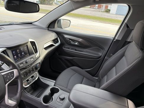 Used 2023 GMC Terrain SLE image 37