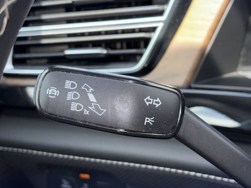 Used 2025 Volkswagen Atlas SE FWD image 7