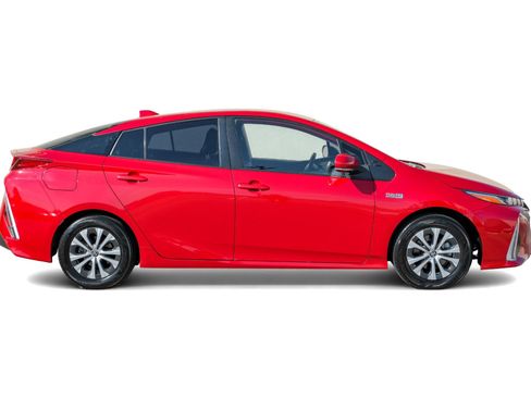 Used 2021 Toyota Prius Prime XLE image 6