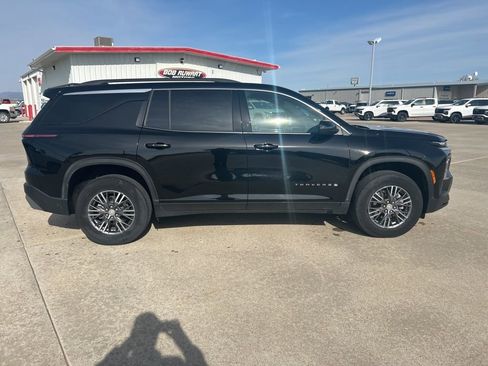 Used 2026 Chevrolet Traverse LT AWD/4WD image 7