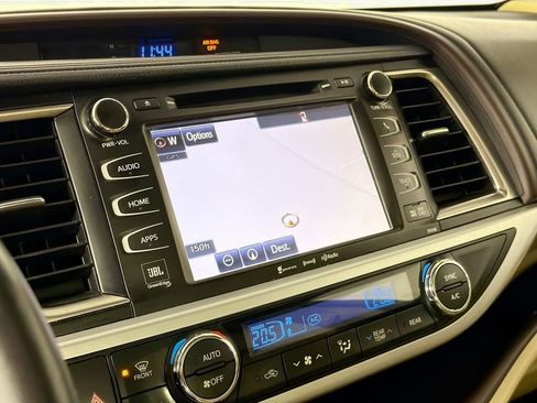 Used 2016 Toyota Highlander Limited image 14