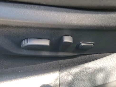 Used 2025 Nissan Sentra SR w/ SR Premium Package FWD image 14