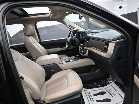 Used 2023 Ford Expedition Limited image 41