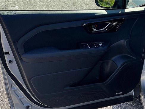 Used 2025 Subaru Forester Touring image 18