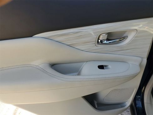 Certified 2018 Nissan Murano SL w/ Cargo Package image 13