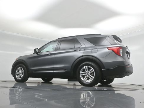 Certified 2022 Ford Explorer XLT image 55