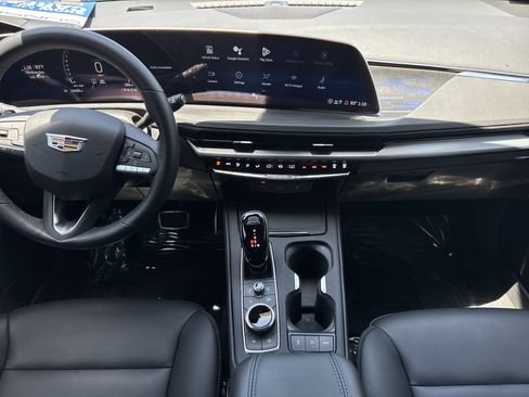 Certified 2025 Cadillac XT4 Sport w/ LPO, Onyx Lite Package FWD image 15