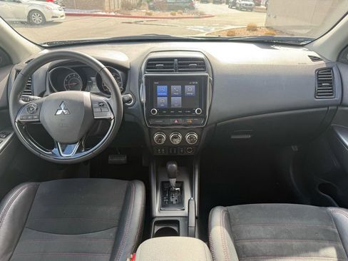 Used 2022 Mitsubishi Outlander Sport SE FWD image 13