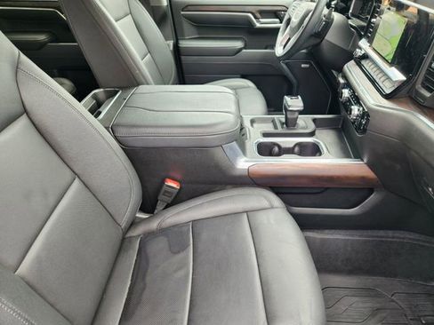 Used 2024 GMC Sierra 1500 SLT w/ SLT Premium Plus Package AWD/4WD image 14