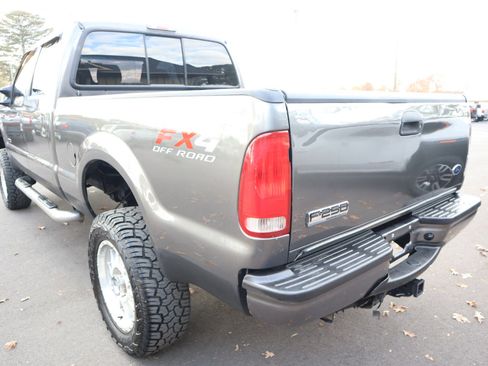 Used 2006 Ford F250 Lariat image 7