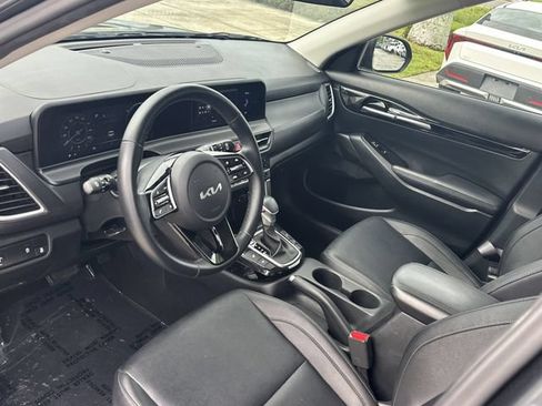 Certified 2024 Kia Seltos EX FWD image 15