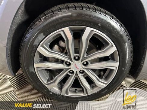 Used 2019 GMC Terrain Denali w/ Advanced Safety Package AWD/4WD image 9
