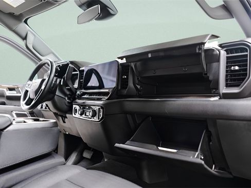 Used 2023 Chevrolet Silverado 1500 LT image 36