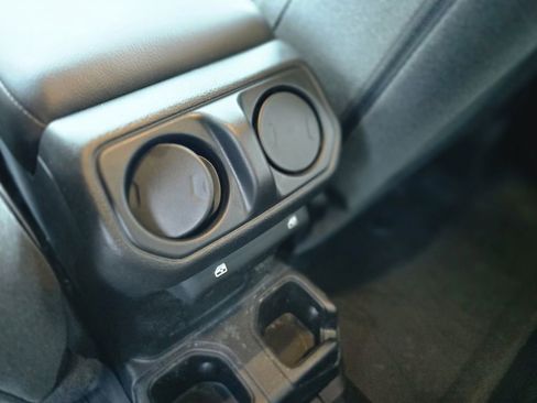 Used 2025 Jeep Gladiator Sport image 10