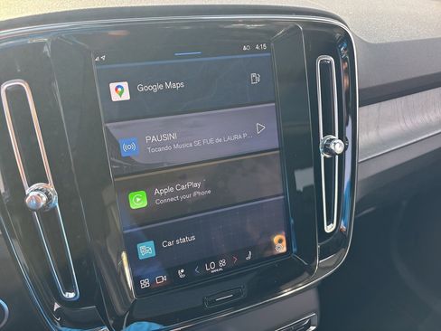 Certified 2025 Volvo XC40 B5 Core image 19