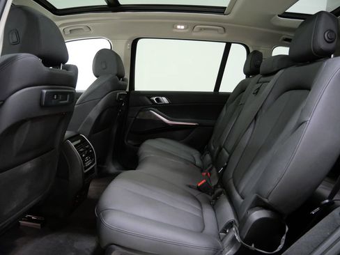 Used 2021 BMW X7 xDrive40i w/ Cold Weather Package AWD/4WD image 25