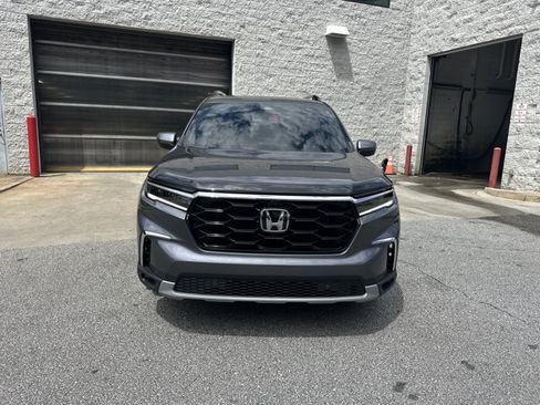 Used 2025 Honda Pilot Elite image 3