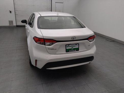 Used 2022 Toyota Corolla LE FWD image 6