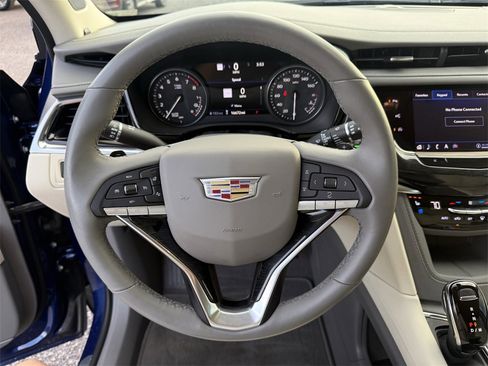Used 2023 Cadillac XT6 Premium Luxury w/ Technology Package image 25
