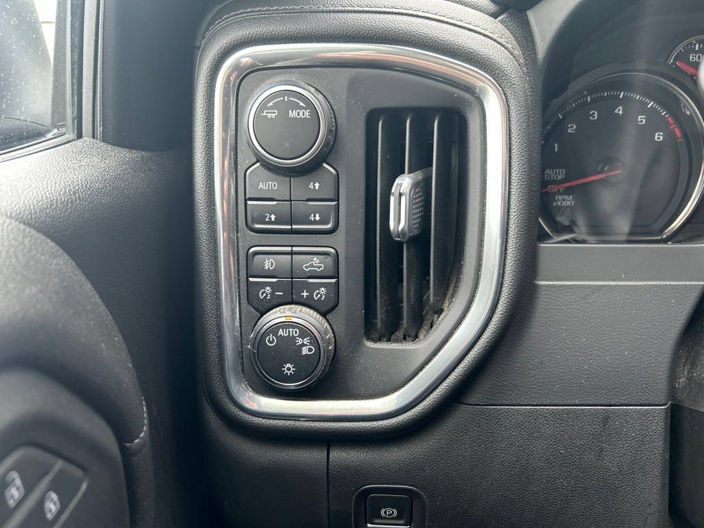 Used 2021 Chevrolet Silverado 1500 RST AWD/4WD image 11