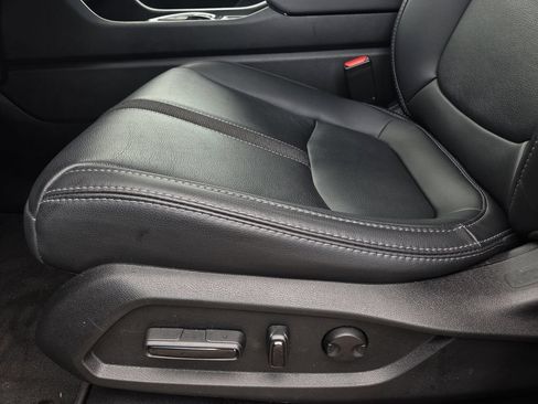 Used 2025 Honda Pilot EX-L image 14