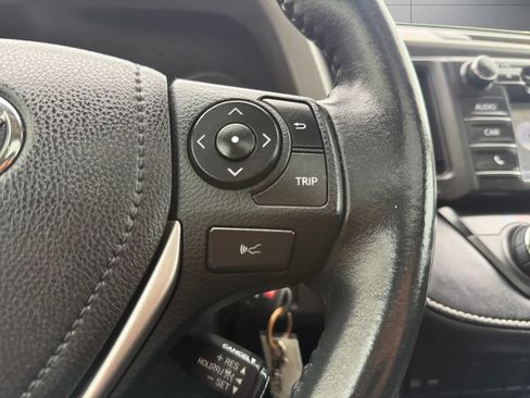 Used 2018 Toyota RAV4 XLE AWD/4WD image 25