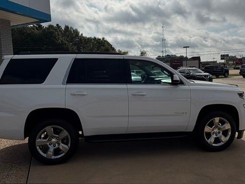 Used 2020 Chevrolet Tahoe LS RWD image 2