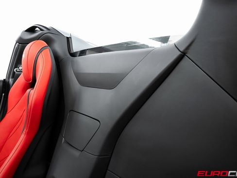 Used 2022 Ferrari 812 GTS image 40