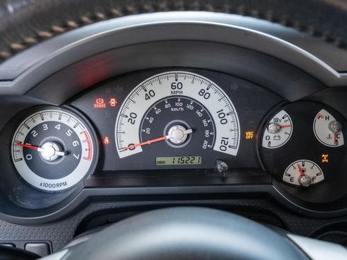 Used 2007 Toyota FJ Cruiser 4WD image 2