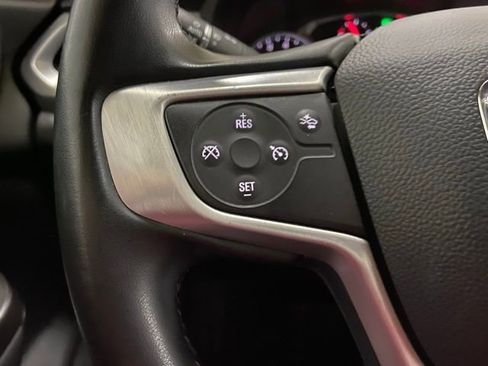 Used 2023 GMC Acadia SLT image 56