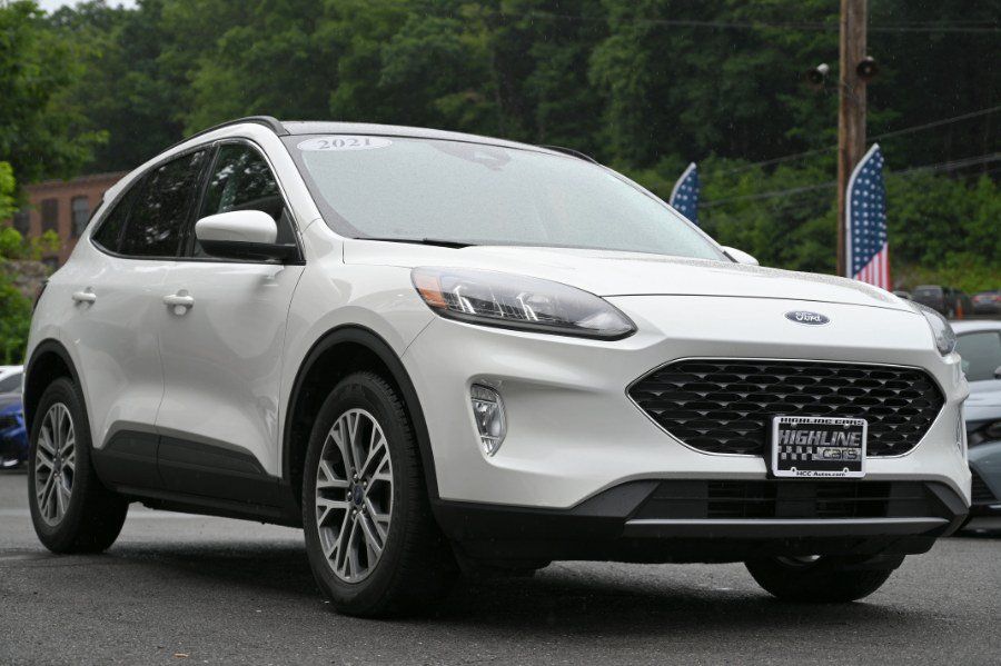 Used 2021 Ford Escape SEL w/ Class II Trailer Tow Package AWD/4WD image 9