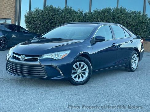 Used 2015 Toyota Camry LE image 7