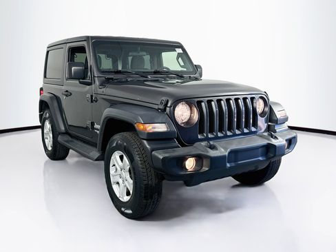 Used 2021 Jeep Wrangler Sport AWD/4WD image 3