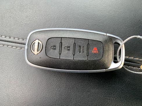 Used 2025 Nissan Sentra S image 21