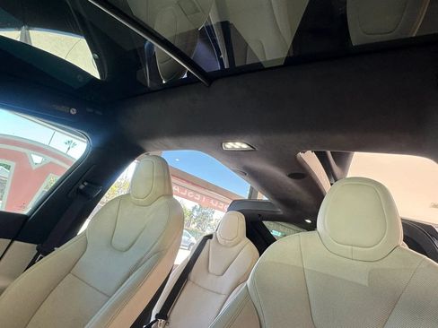 Used 2022 Tesla Model X AWD/4WD image 29