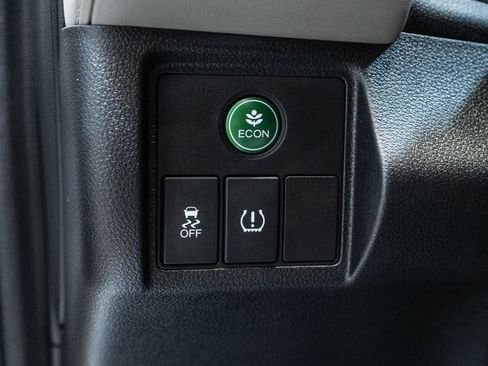 Used 2017 Honda HR-V EX image 17