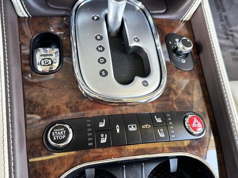 Used 2015 Bentley Flying Spur V8 image 29