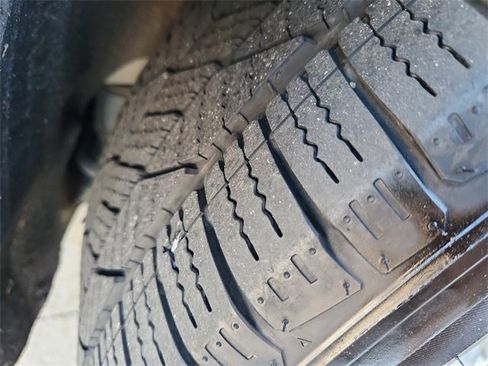 Used 2021 Ford Explorer Limited w/ Equipment Group 301A image 10