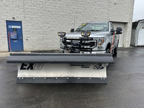 Used 2022 Ford F250 XL w/ STX Appearance Package image 2