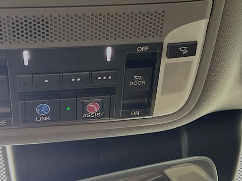 Used 2018 Acura TLX w/ Technology Package FWD image 22