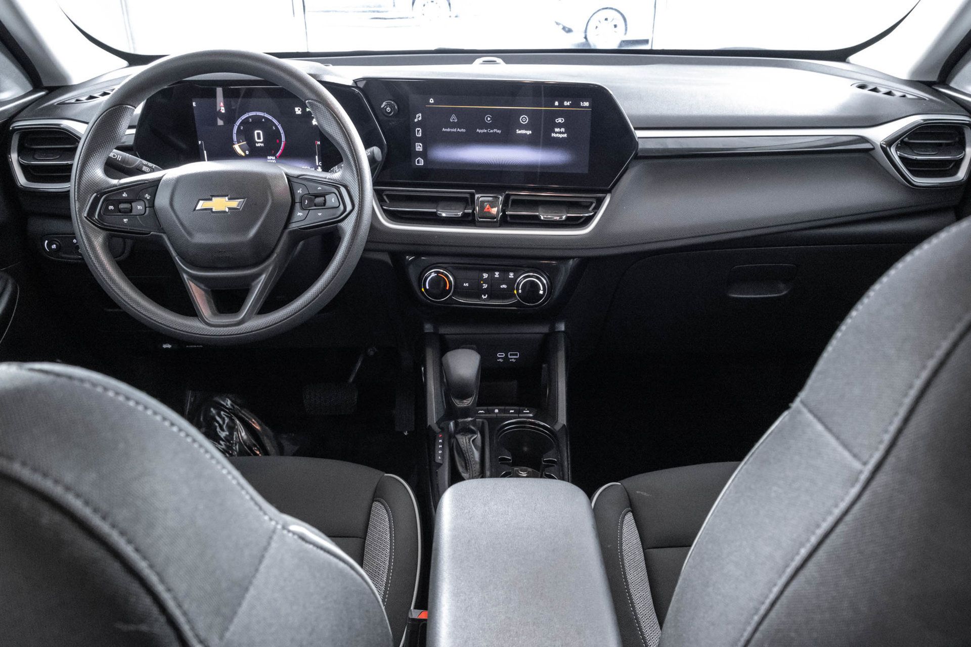 Used 2025 Chevrolet TrailBlazer LT AWD/4WD image 21