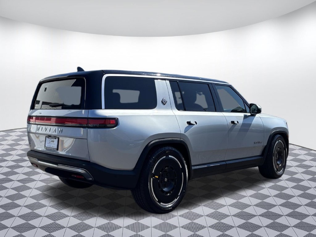 Used 2025 Rivian R1S Adventure Dual AWD/4WD image 7