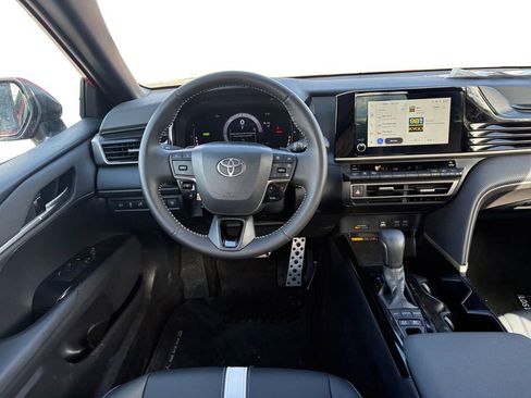 Used 2026 Toyota Camry SE w/ Convenience Package FWD image 11
