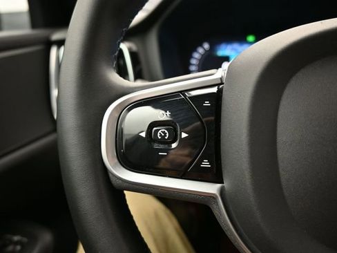 Used 2023 Volvo S60 B5 Plus w/ Climate Package image 24