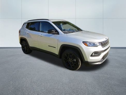 New 2026 Jeep Compass Latitude image 5