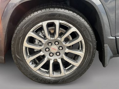 Used 2021 GMC Acadia Denali w/ Denali Ultimate Package AWD/4WD image 19