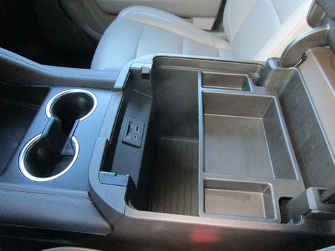 Used 2021 Chevrolet Tahoe LT image 34